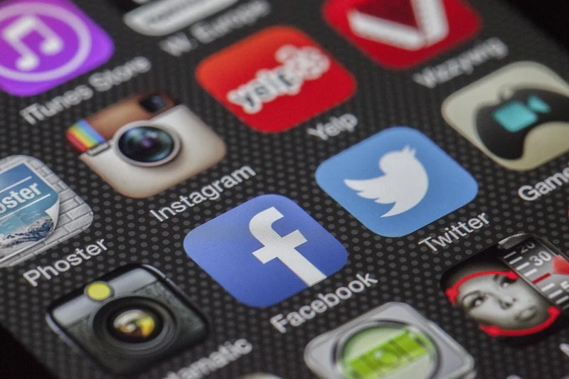 Intralignes vs Crew Mobile : quand utiliser chacun ?